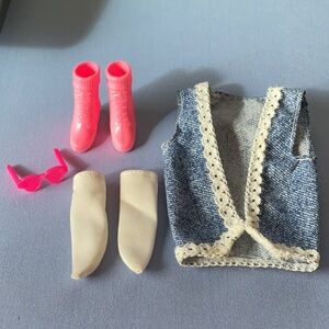 Barbie & Kelly Strollin’ Fun Accessories